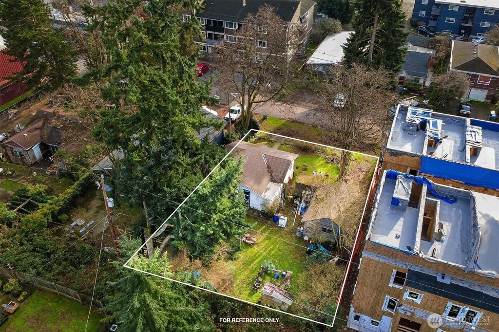 Photo of 934 N 101st Street, Seattle, WA 98133 (MLS # 2464418)