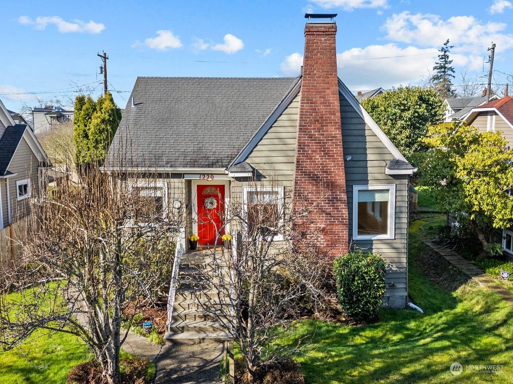 Photo of 1220 Wetmore Avenue, Everett, WA 98201 (MLS # 2197032)