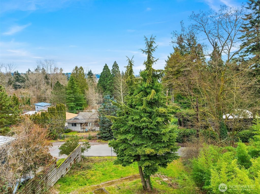 Photo of 9229 45th Avenue NE, Seattle, WA 98115 (MLS # 2483339)