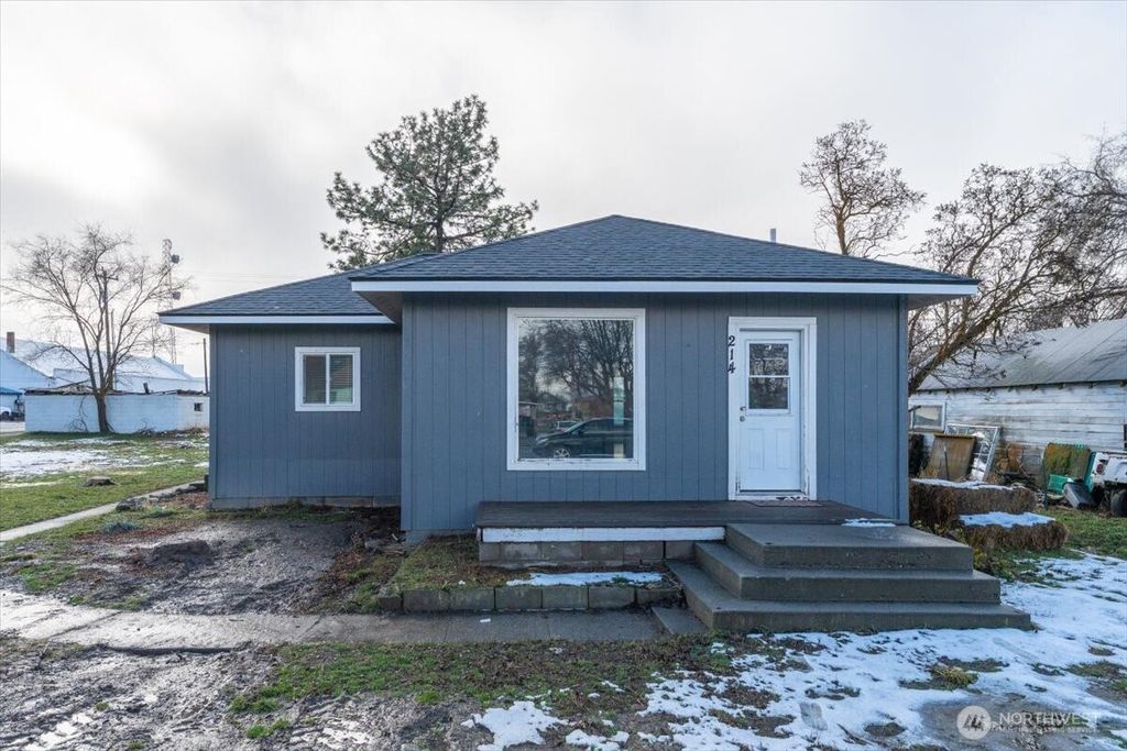 Photo of 214 Hamilton Street, Mansfield, WA 98830 (MLS # 2469484)