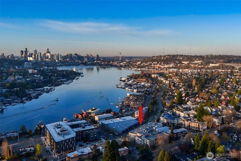 Photo of 3900 2nd Avenue NE #403, Seattle, WA 98105 (MLS # 2504250)