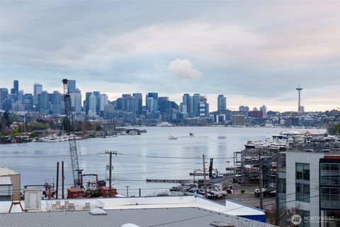 Photo of 3900 2nd Avenue NE #403, Seattle, WA 98105 (MLS # 2504250)