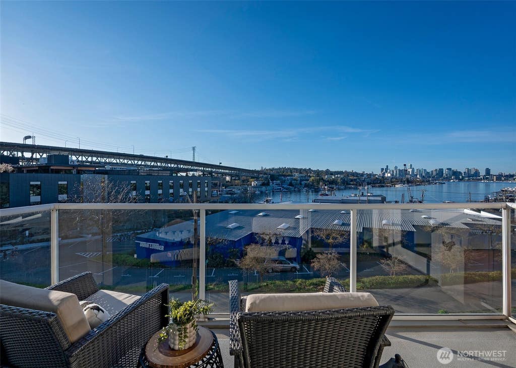 Photo of 3900 2nd Avenue NE #403, Seattle, WA 98105 (MLS # 2504250)