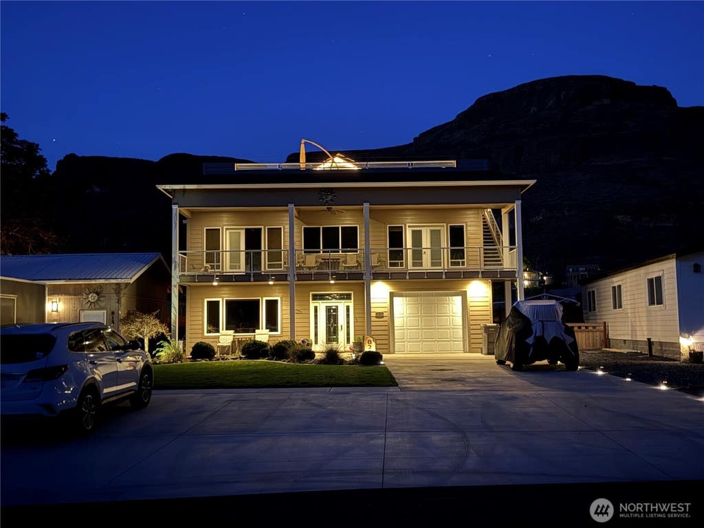 Photo of 825 Hunter Avenue SW, Quincy, WA 98848 (MLS # 2561167)