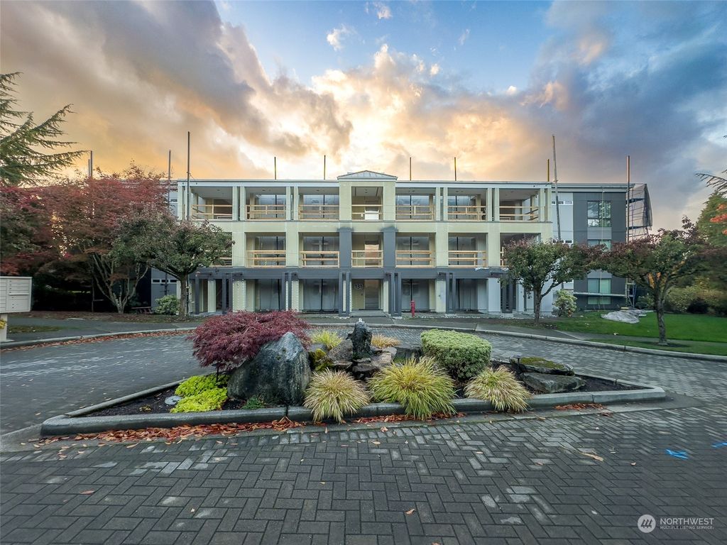 Photo of 131 8th Lane #8, Kirkland, WA 98033 (MLS # 2305689)