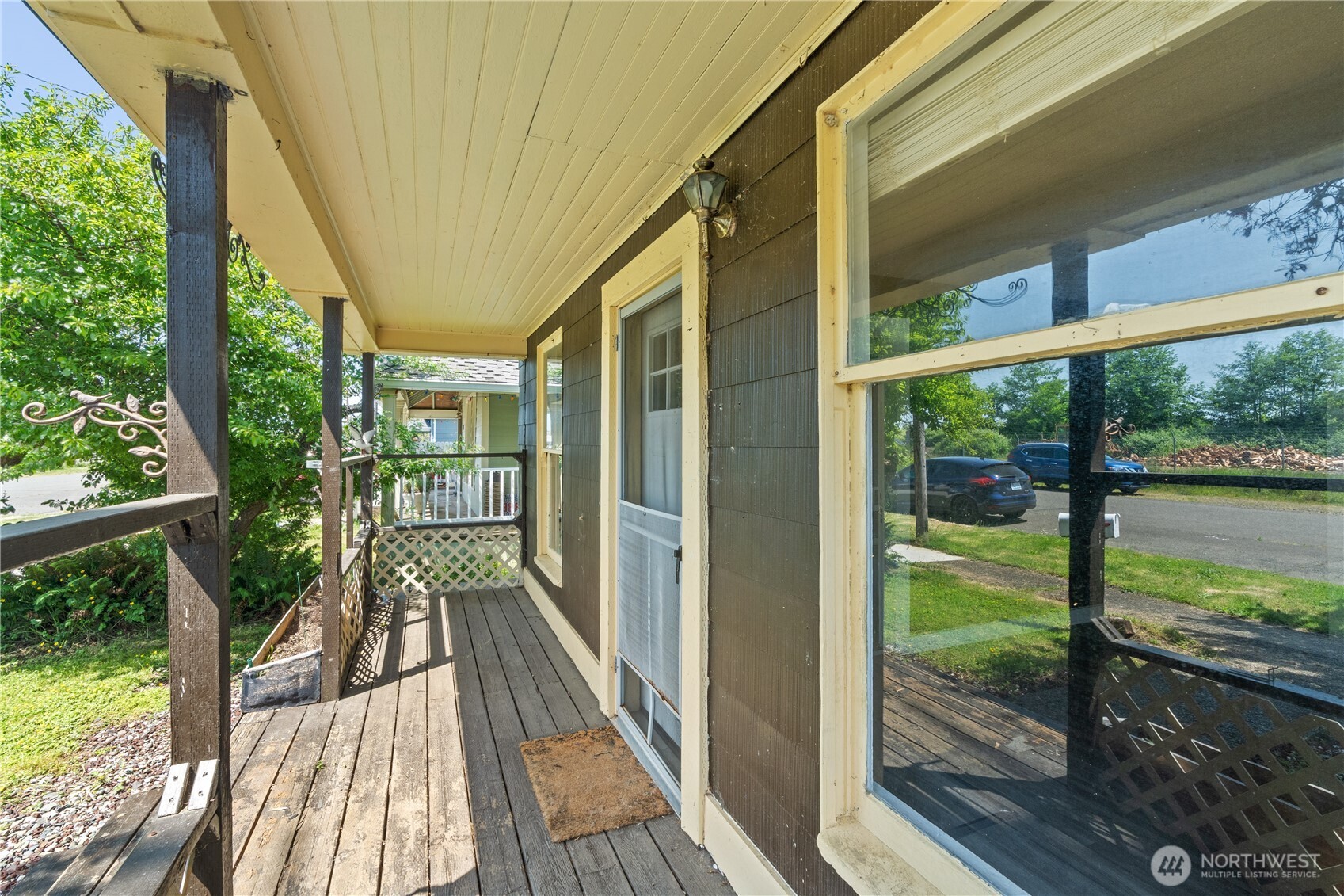 1219 Chenault Street
