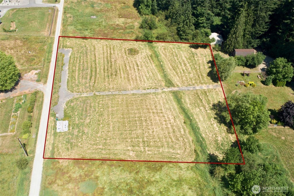 Photo of 37422 181st Ave SE Avenue SE, Auburn, WA 98092 (MLS # 2555847)