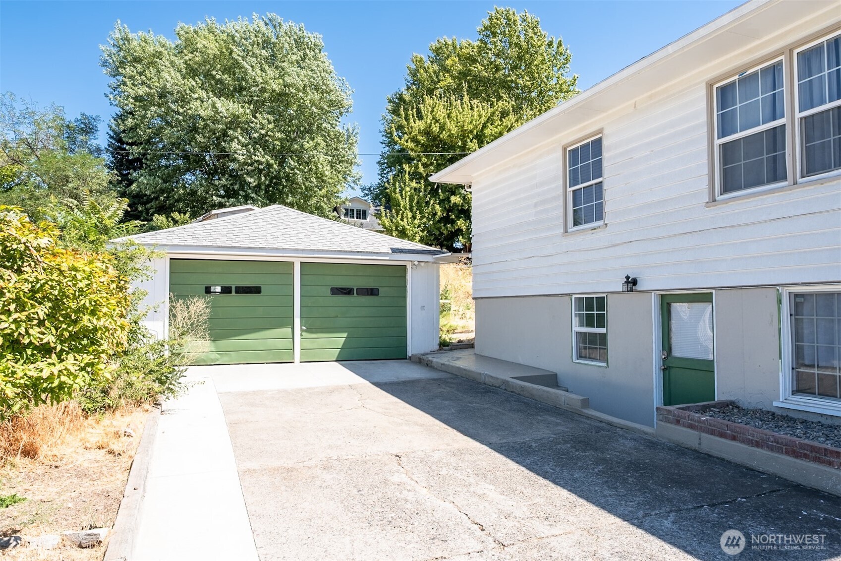 411 SE Elm Avenue