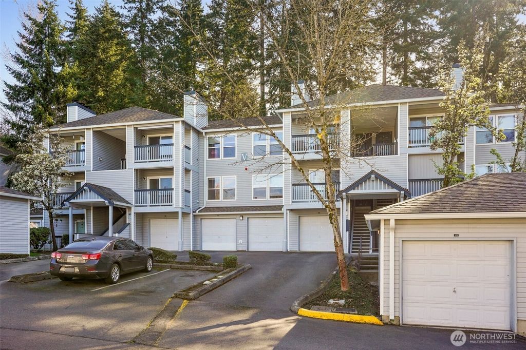 Photo of 33202 10th Avenue SW #v202, Federal Way, WA 98003 (MLS # 2518028)
