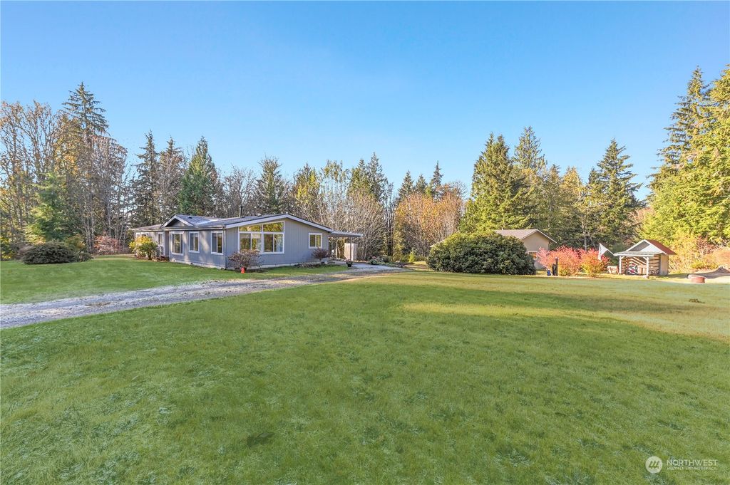 Photo of 6924 184th Drive SE, Snohomish, WA 98290 (MLS # 2014163)