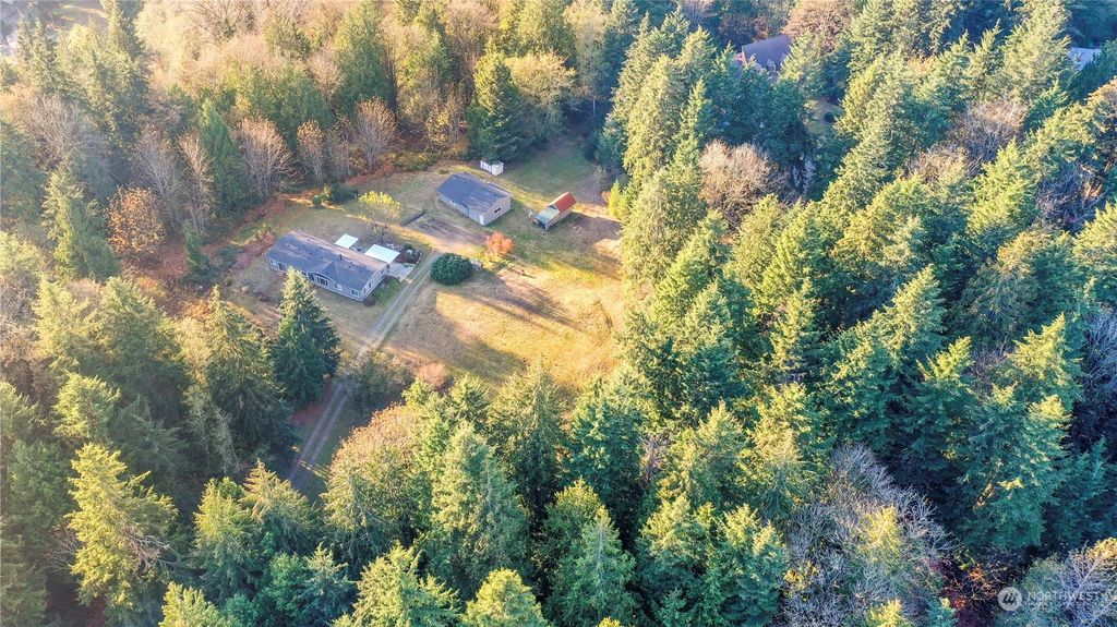 Photo of 6924 184th Drive SE, Snohomish, WA 98290 (MLS # 2014163)