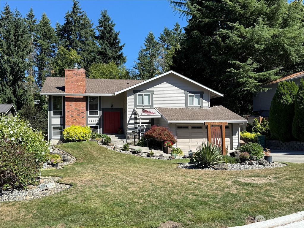Photo of 32104 2nd Avenue SW, Federal Way, WA 98023 (MLS # 2419605)