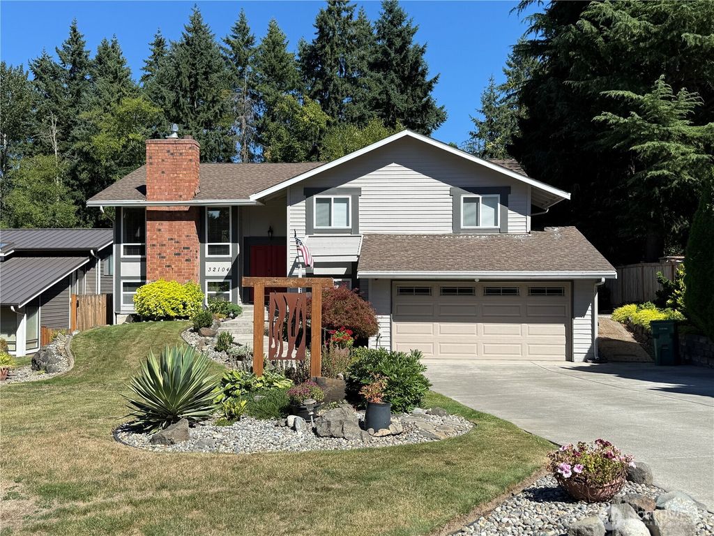Photo of 32104 2nd Avenue SW, Federal Way, WA 98023 (MLS # 2419605)