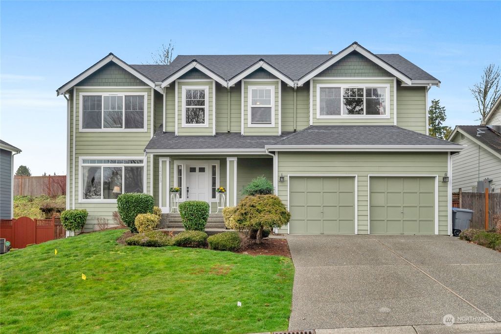 Photo of 14513 86th Place NE, Kenmore, WA 98028 (MLS # 2196807)