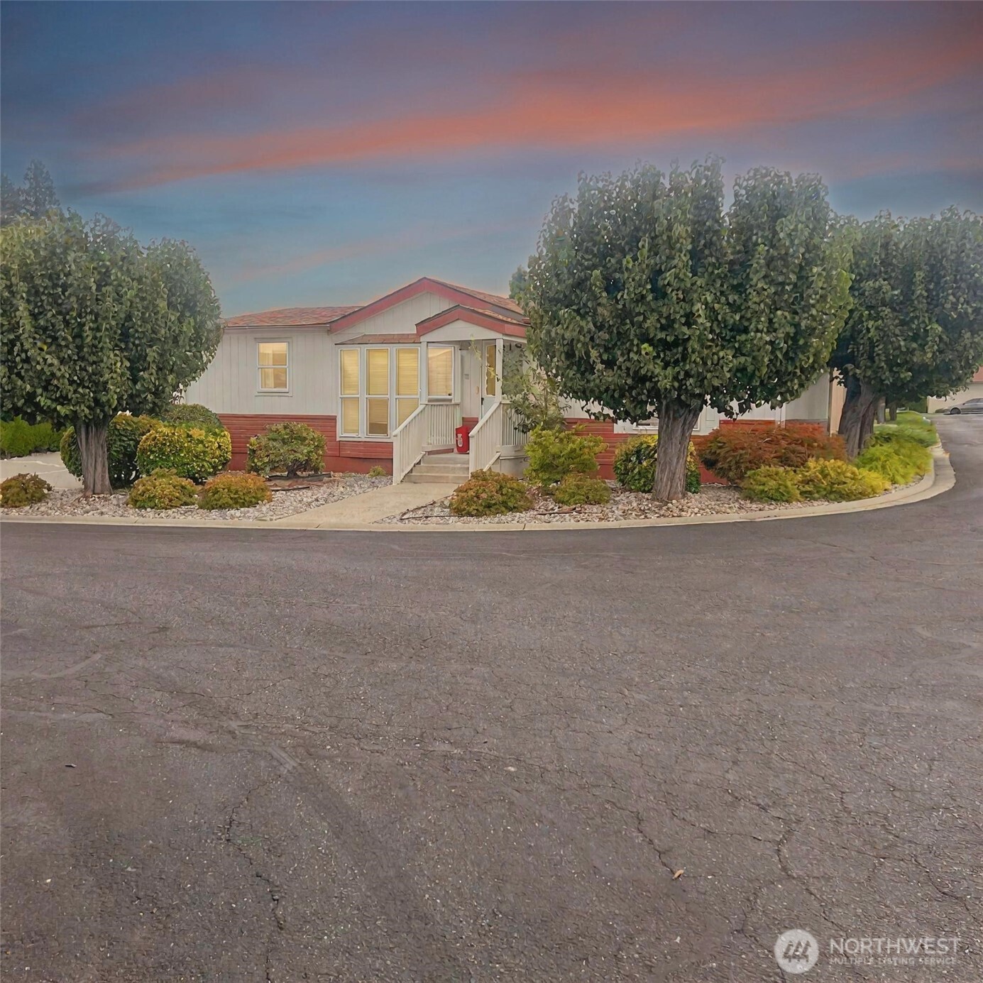 1611 Fairview Ave