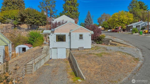 Photo of 319 E Bartlett Avenue, Omak, WA 98841 (MLS # 2580214)