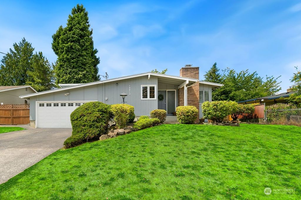 Photo of 16613 126th Avenue SE, Renton, WA 98058 (MLS # 2136076)