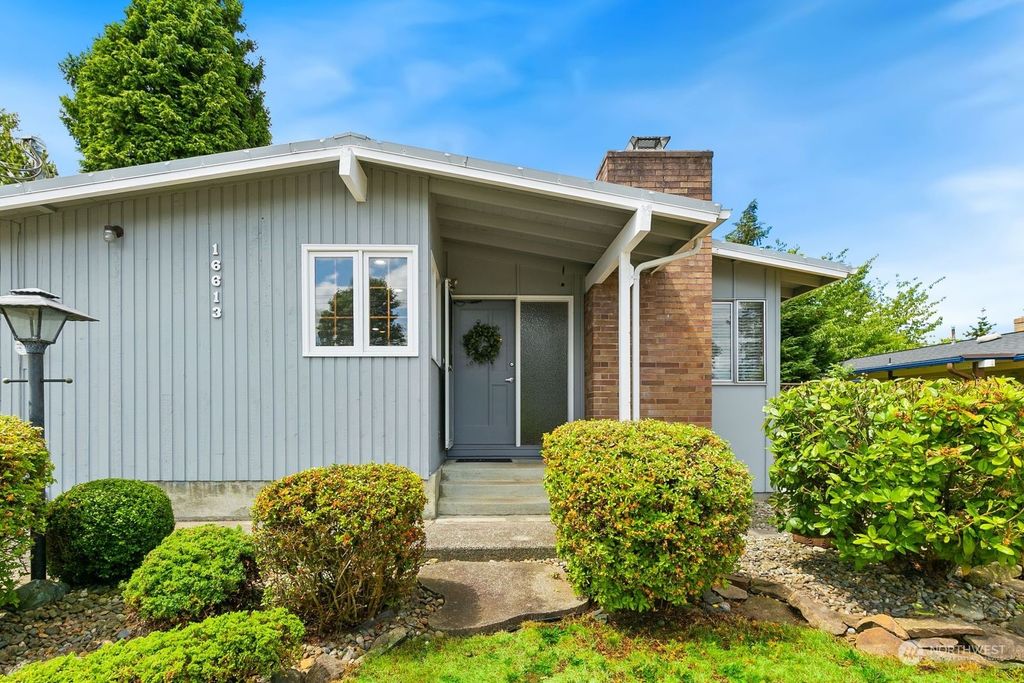 Photo of 16613 126th Avenue SE, Renton, WA 98058 (MLS # 2136076)