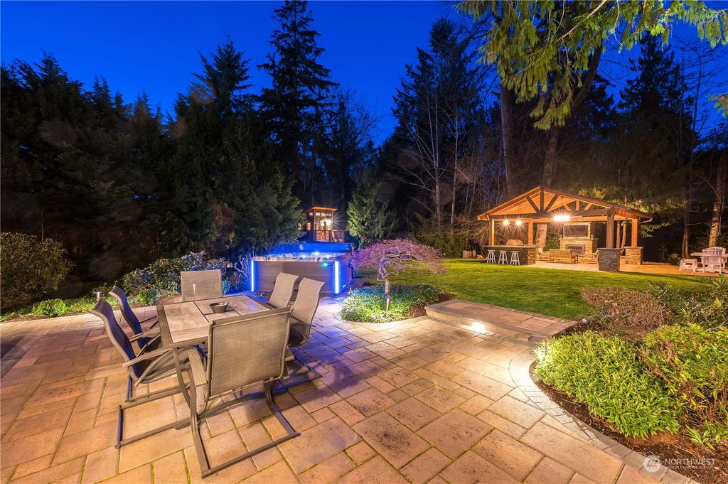 Photo of 2510 263rd Court NE, Redmond, WA 98053 (MLS # 2216344)