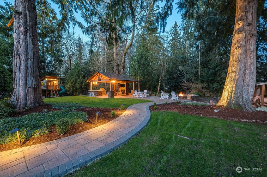 Photo of 2510 263rd Court NE, Redmond, WA 98053 (MLS # 2216344)