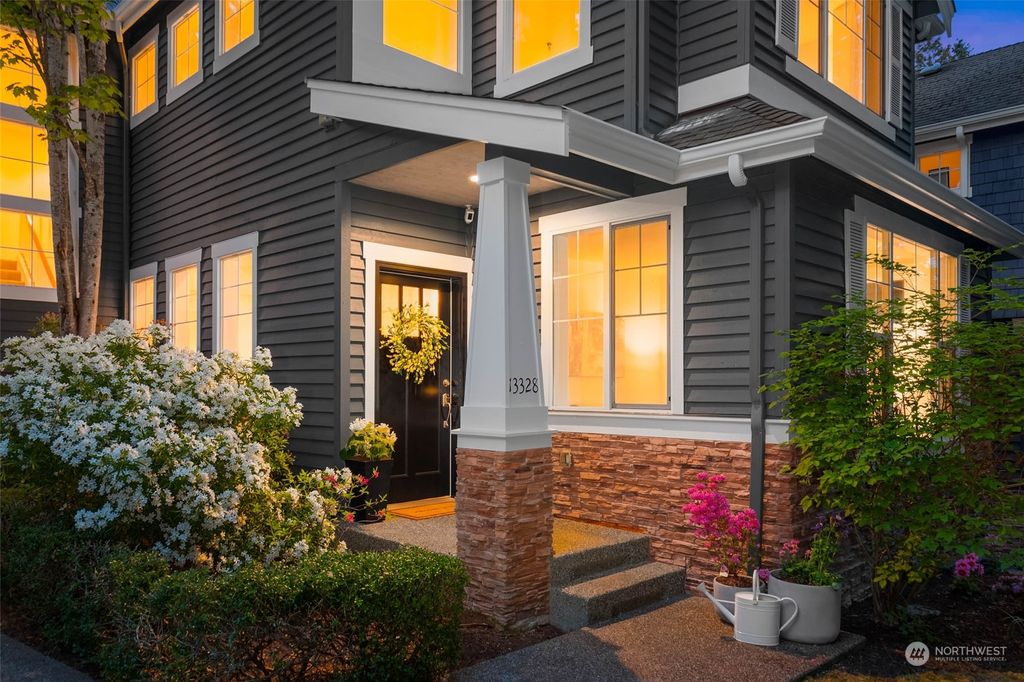 Photo of 13328 NE 97th Street, Redmond, WA 98052 (MLS # 2065720)