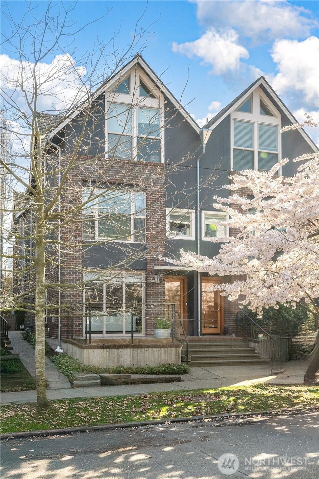 Photo of 215 W Lee Street, Seattle, WA 98119 (MLS # 2365469)