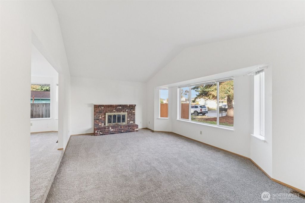 Photo of 2829 SW 349th Place, Federal Way, WA 98023 (MLS # 2447253)