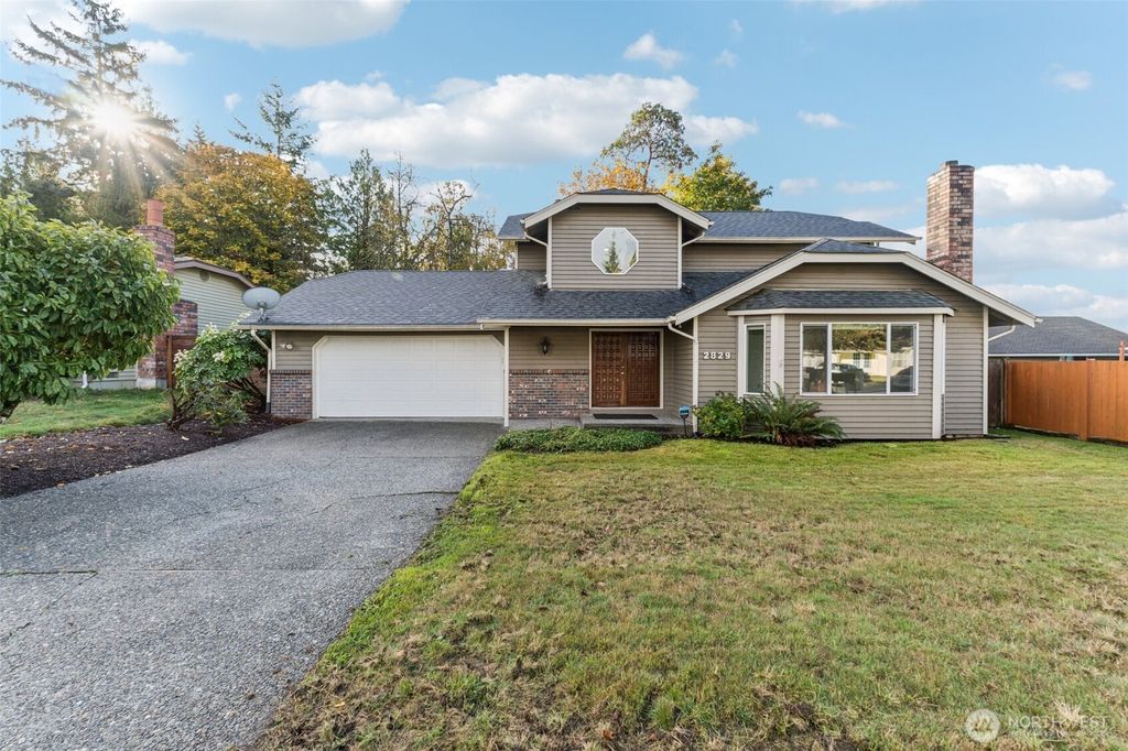 Photo of 2829 SW 349th Place, Federal Way, WA 98023 (MLS # 2447253)