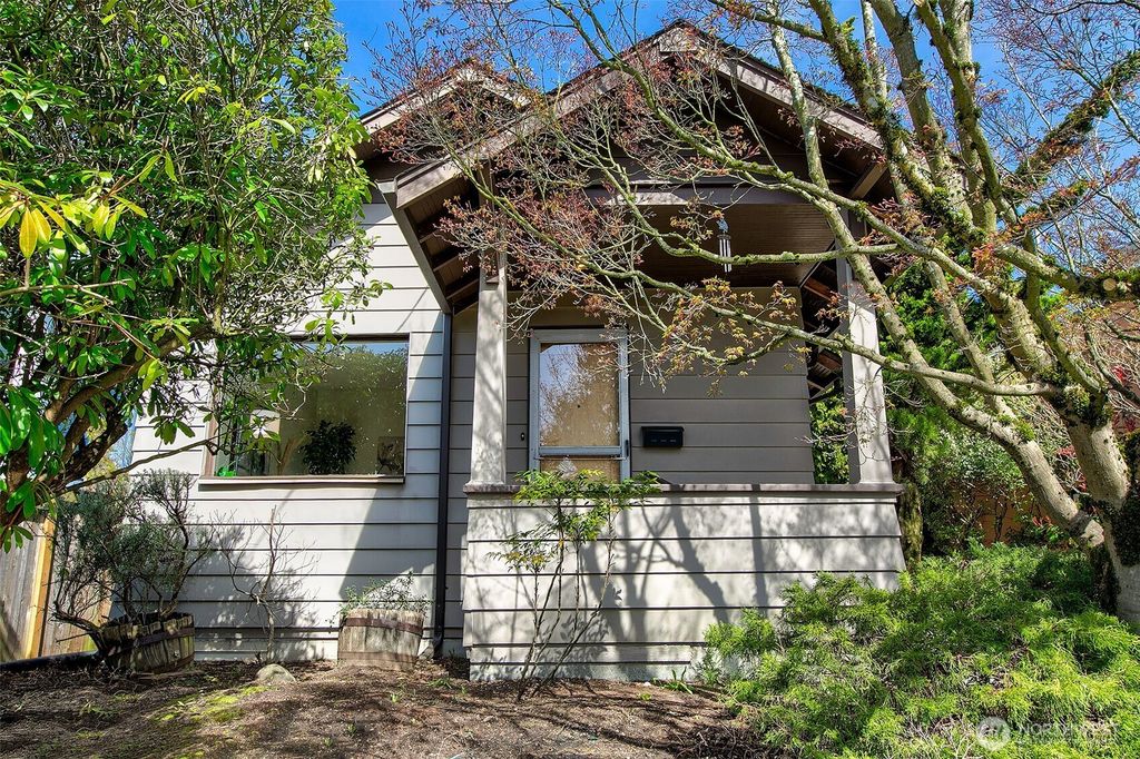 Photo of 308 NW 70th Street, Seattle, WA 98117 (MLS # 2356153)