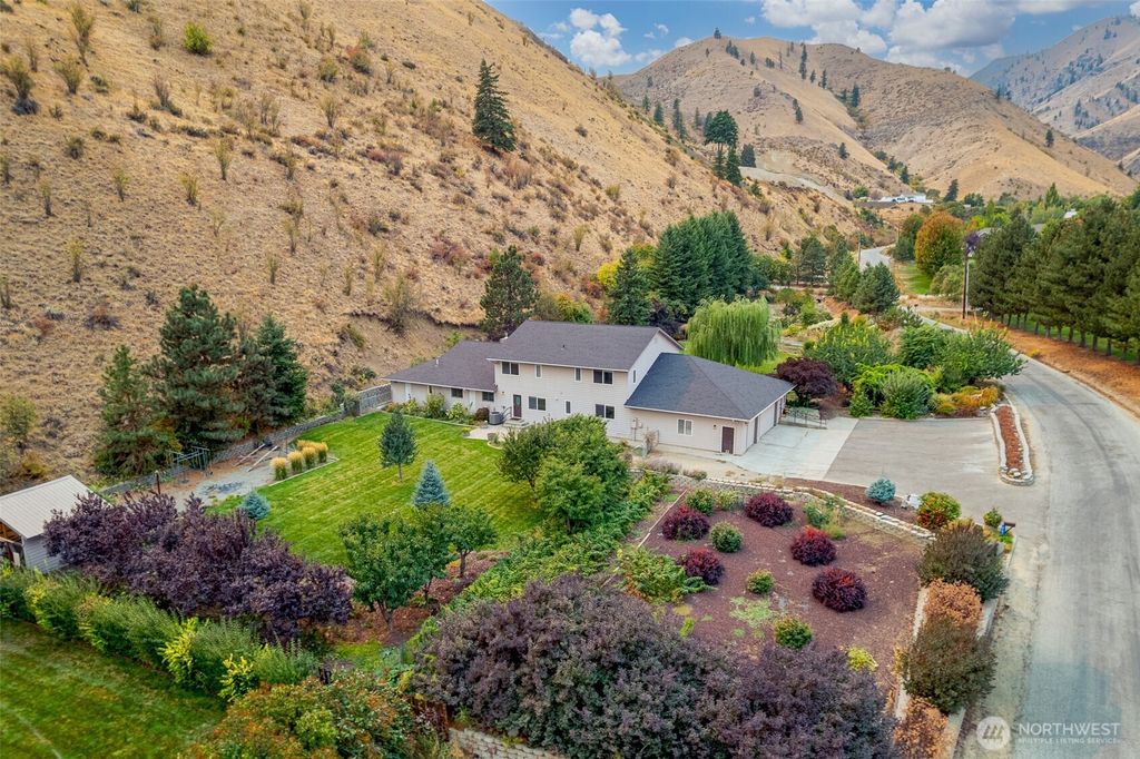 Photo of 3151 Number 1 Canyon Road, Wenatchee, WA 98801 (MLS # 2483468)