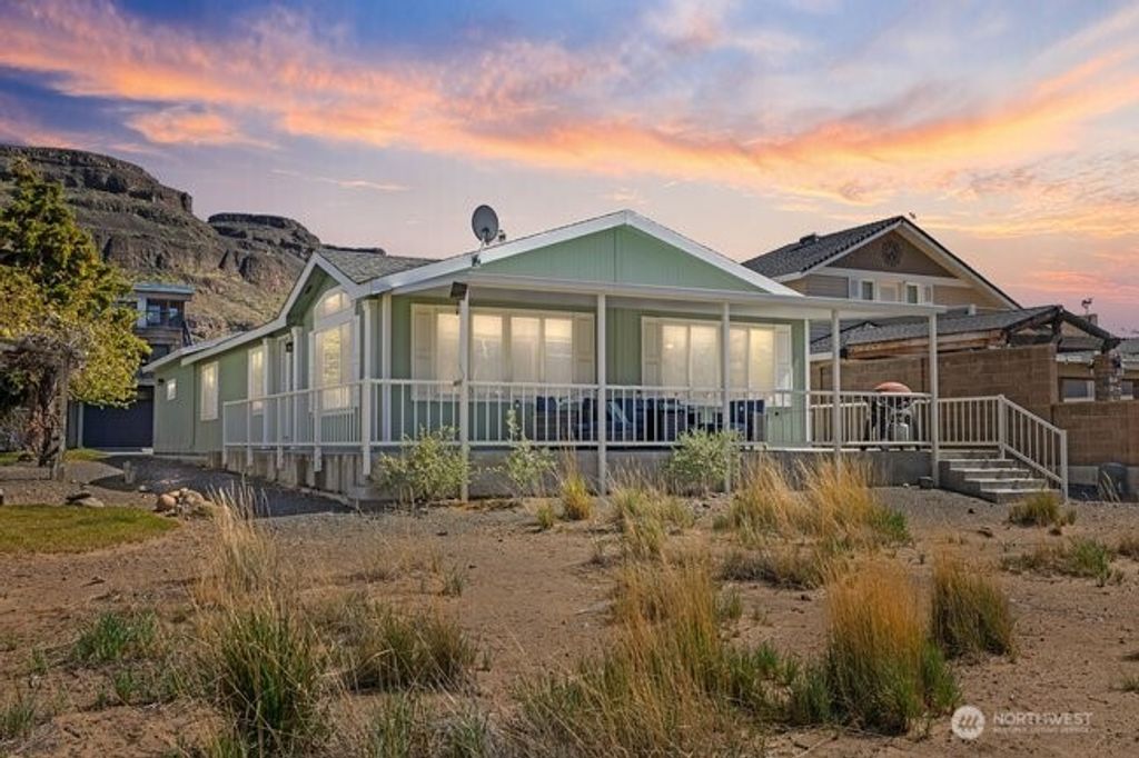 Photo of 674 River Drive SW, Quincy, WA 98848 (MLS # 2501396)