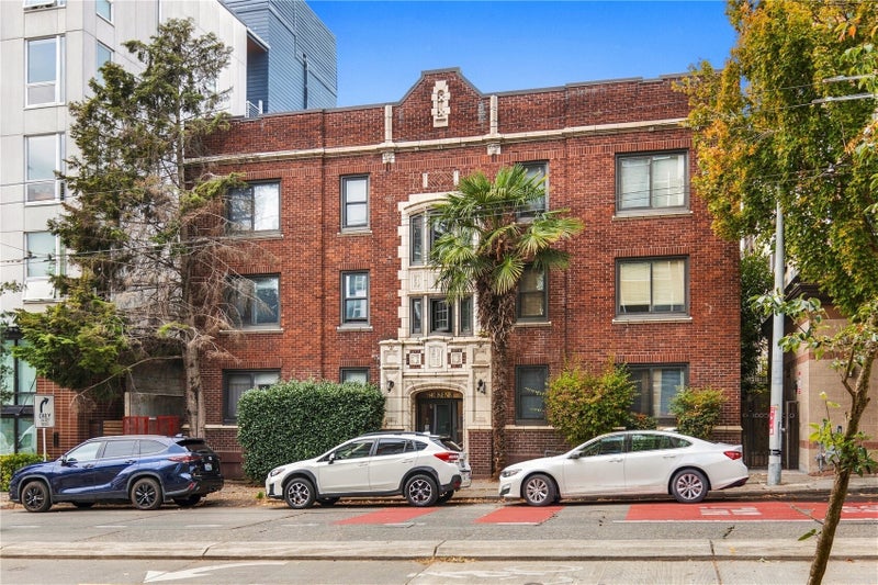 307 Queen Anne Avenue N
