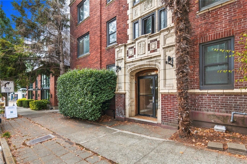 307 Queen Anne Avenue N