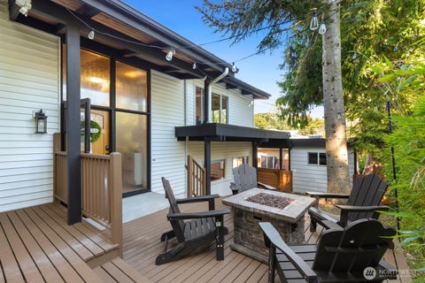 Photo of 11123 34th Place SW, Seattle, WA 98146 (MLS # 2553653)