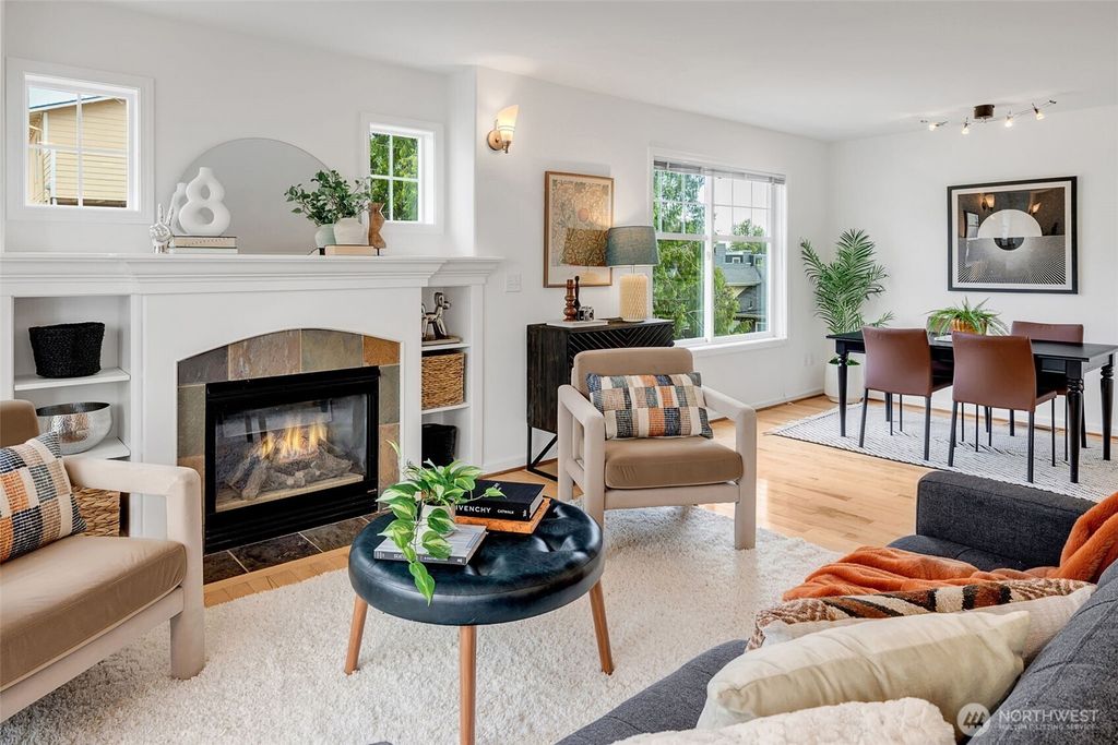 Photo of 1824 23rd Avenue #B, Seattle, WA 98122 (MLS # 2387469)