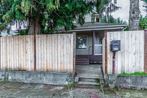 Photo of 6225 S Puget Sound Avenue, Tacoma, WA 98409 (MLS # 2482086)