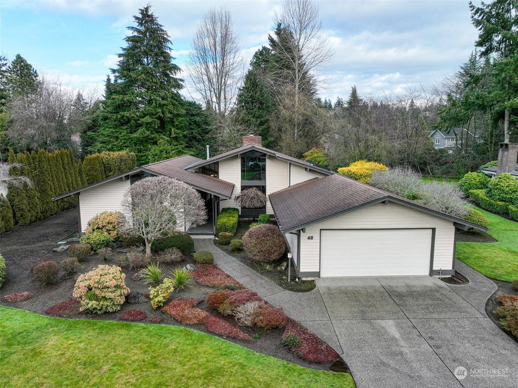 Photo of 48 Skagit Key Ky, Bellevue, WA 98006 (MLS # 2035940)