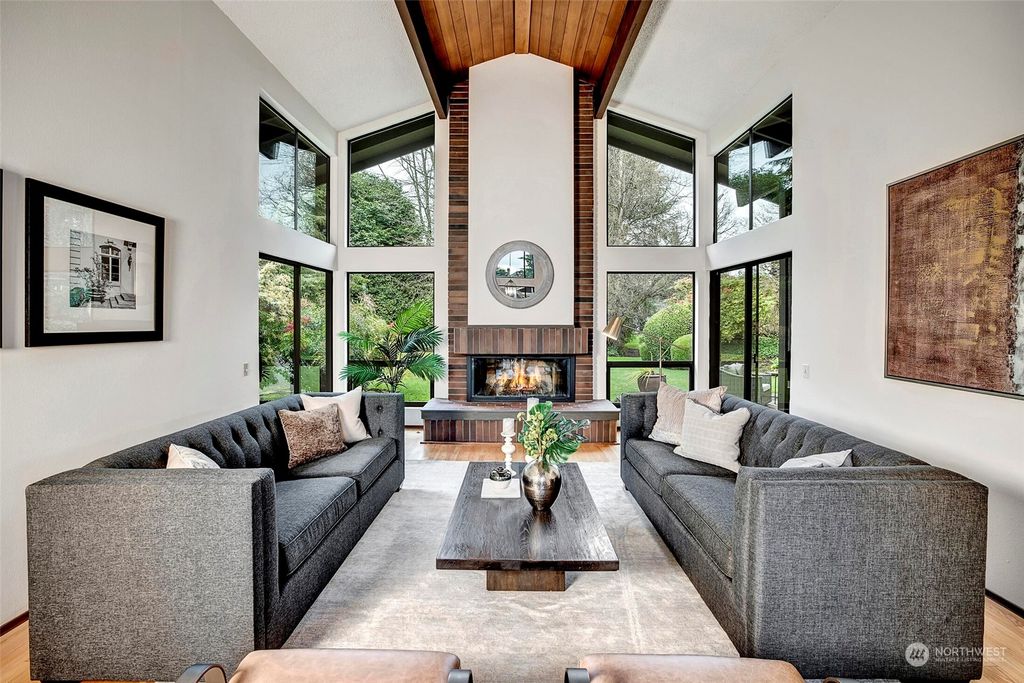 Photo of 48 Skagit Key Ky, Bellevue, WA 98006 (MLS # 2035940)