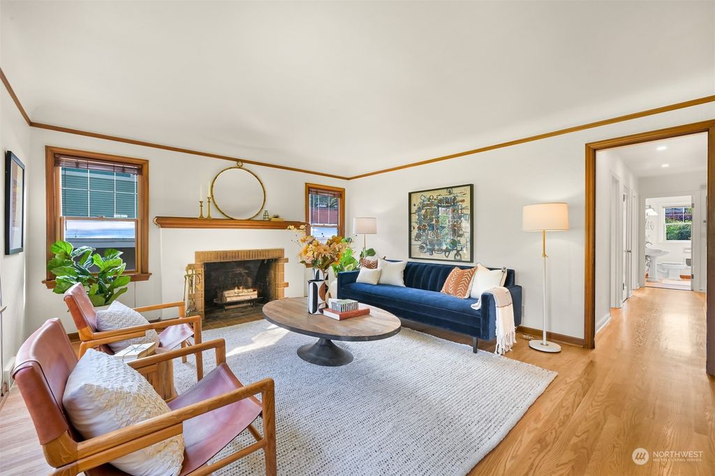 Photo of 7541 45th Avenue NE, Seattle, WA 98115 (MLS # 2290462)