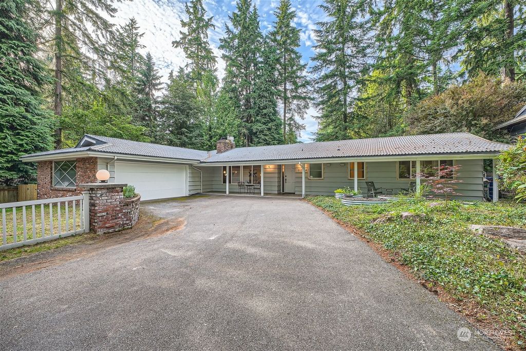 Photo of 3704 NE 187th Street, Lake Forest Park, WA 98155 (MLS # 2248712)