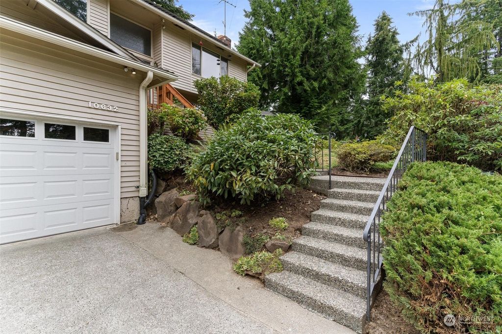 Photo of 10632 NE 148th Street, Bothell, WA 98011 (MLS # 2286445)
