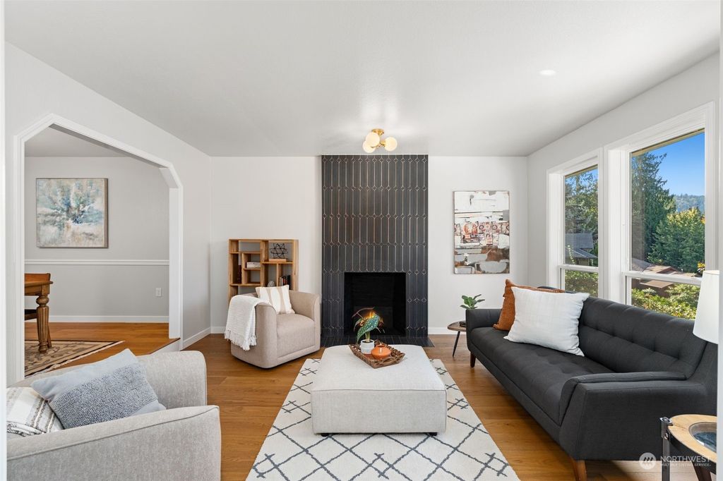 Photo of 360 Jasmine Place NW, Issaquah, WA 98027 (MLS # 2278656)