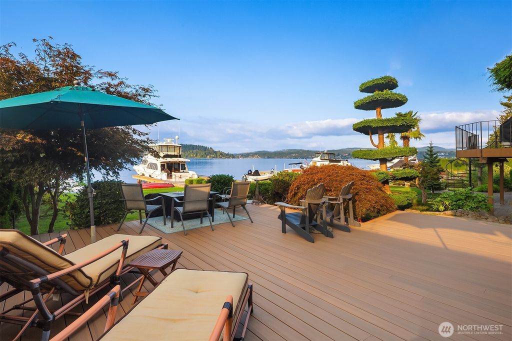 Photo of 10116 Rainier Avenue S, Seattle, WA 98178 (MLS # 2434035)