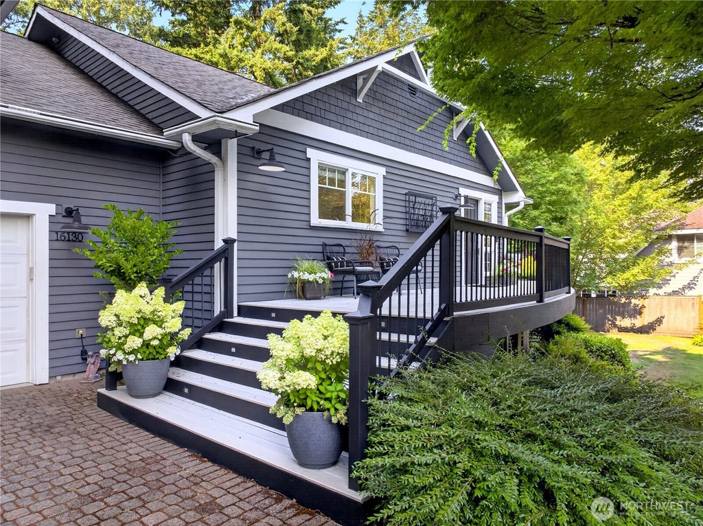 Photo of 16130 SE 47th Place, Bellevue, WA 98006 (MLS # 2566173)