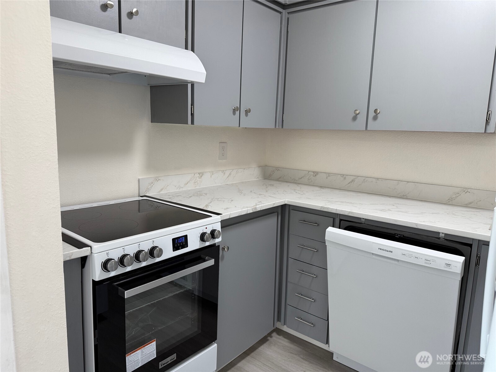 9030 Seward Park Avenue S 500