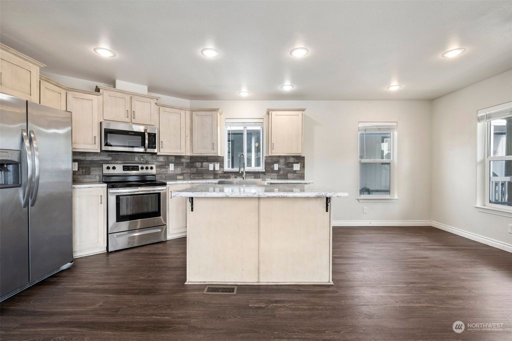 Photo of 18105 32nd Avenue S #330, SeaTac, WA 98188 (MLS # 2127192)