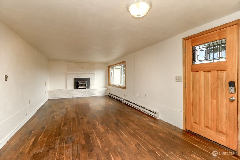 Photo of 11624 80th Avenue S, Seattle, WA 98178 (MLS # 2149057)