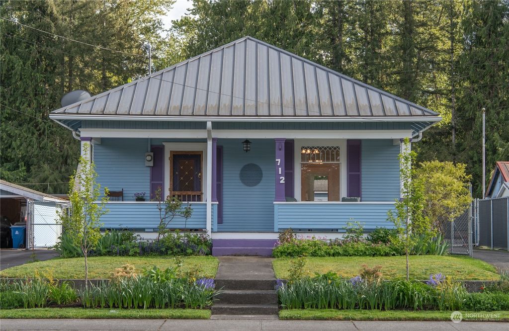 Photo of 712 Main Street, Sultan, WA 98294 (MLS # 2230713)