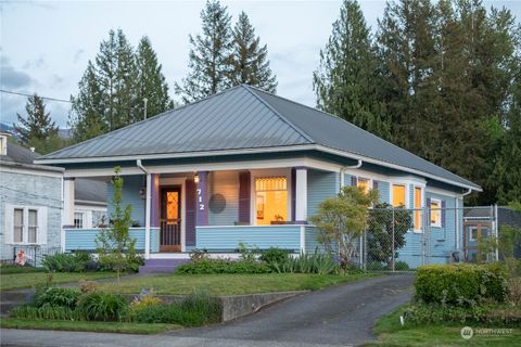 Photo of 712 Main Street, Sultan, WA 98294 (MLS # 2230713)