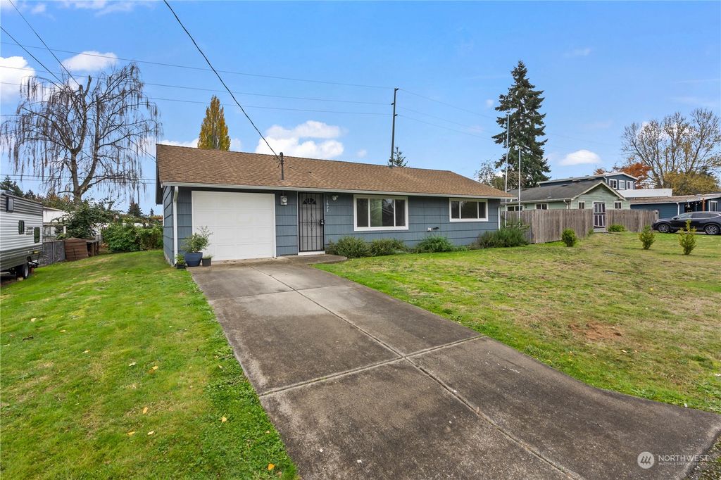 Photo of 11877 SE 160th Street, Renton, WA 98058 (MLS # 2305372)